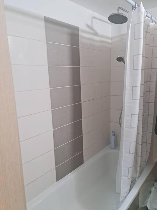 Ferienwohnung מרחק נגיעה בתקווה Petach Tikva Exterior foto
